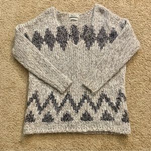 Wallace Chunky V Neck Wool Blend Pullover Sweater